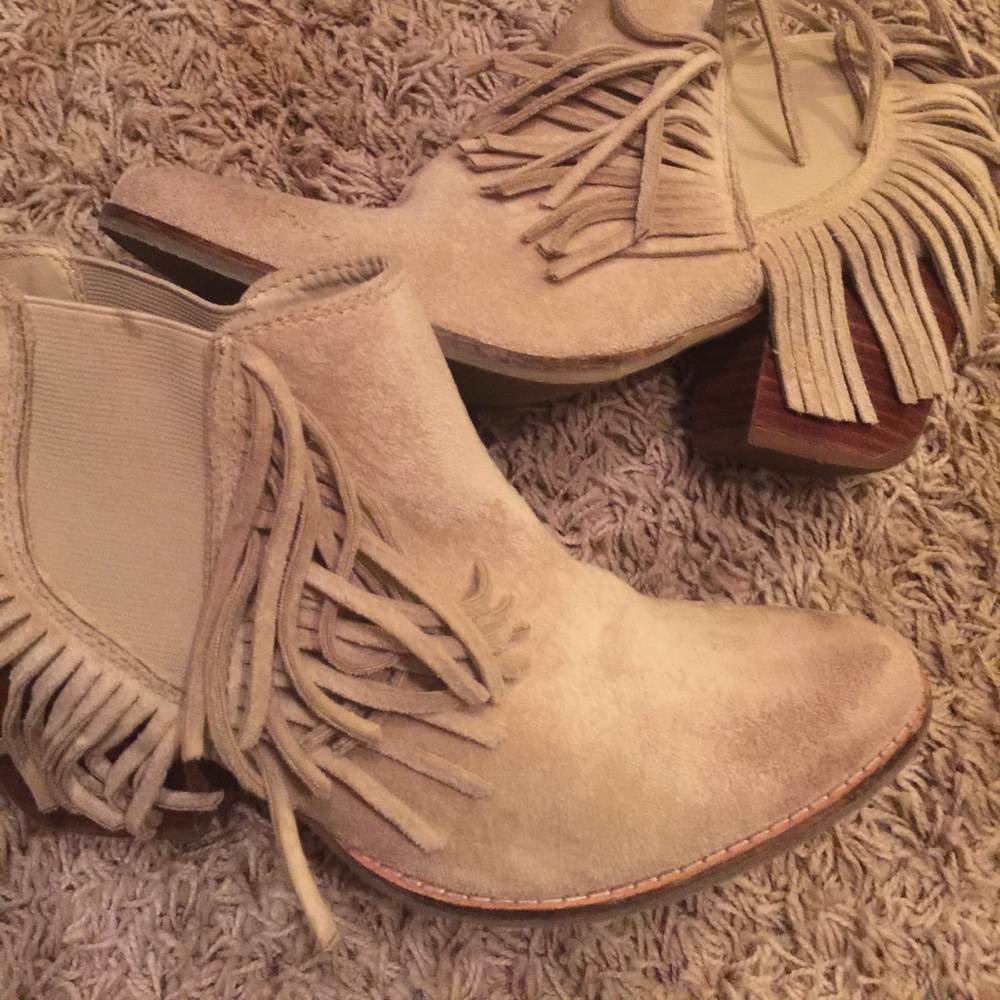 Coconuts by Matisse fringe booties